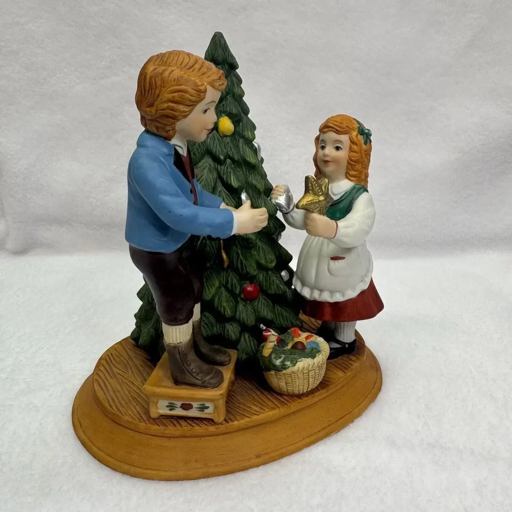 Keeping the Christmas Tradition 1982 Second Edition Christmas Memories Porcelain
